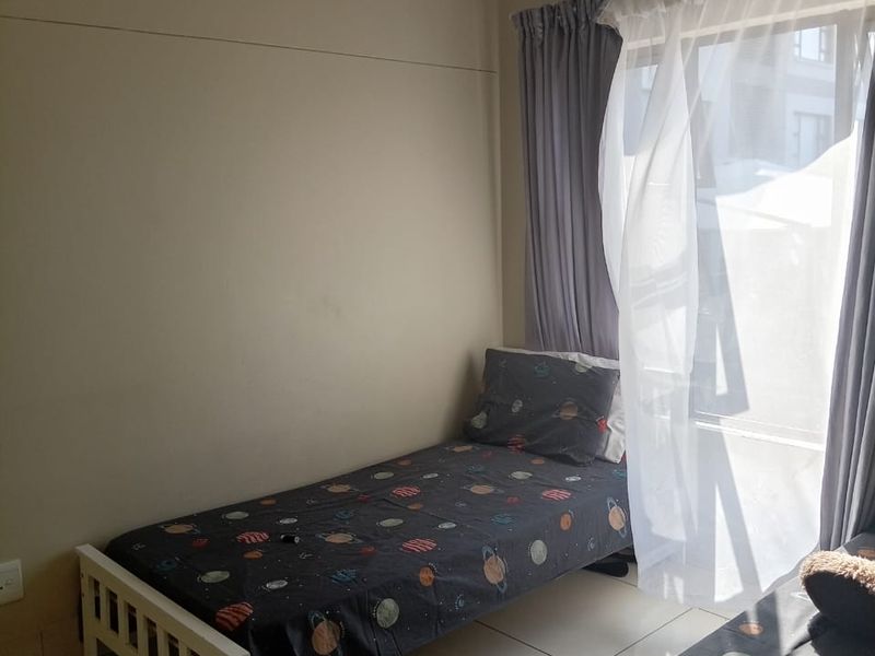 *Lovely 2-Bedroom Family Home in Secure Complex!* - Photo 8