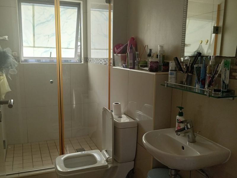 *Lovely 2-Bedroom Family Home in Secure Complex!* - Photo 9
