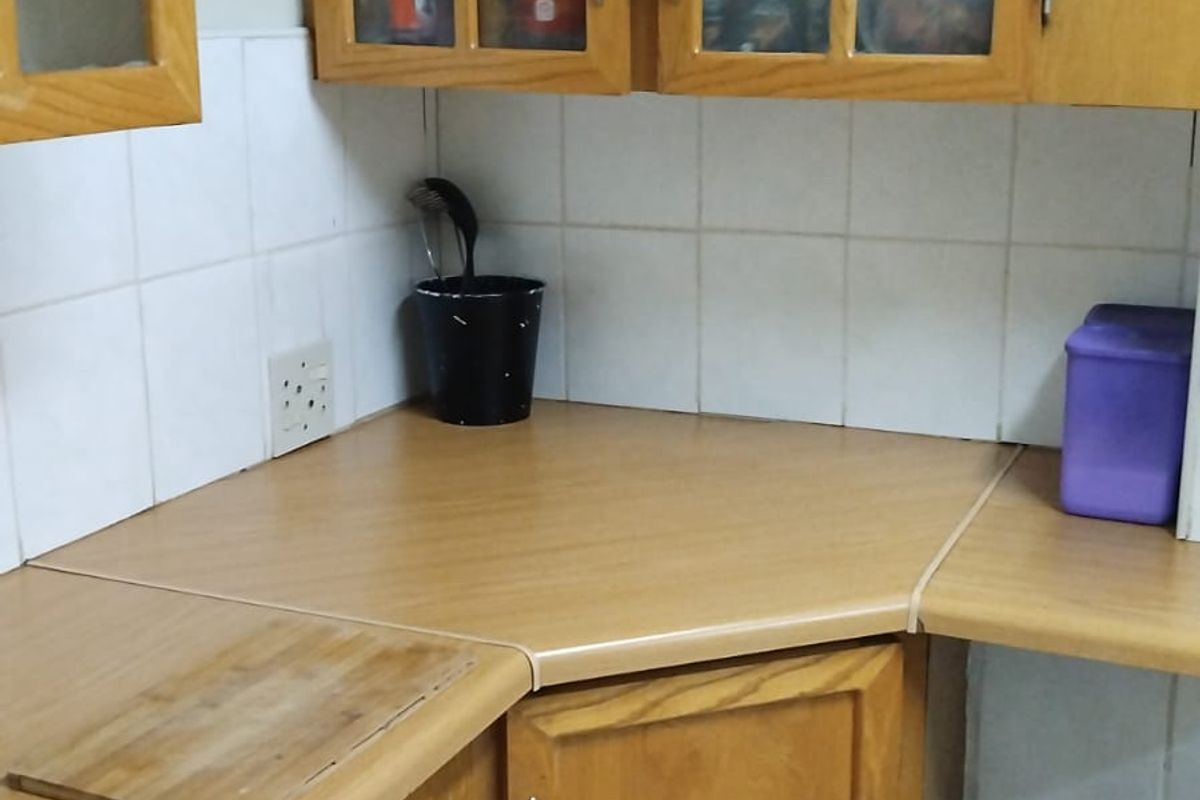 4 Bedroom house with flatlet - Photo 2