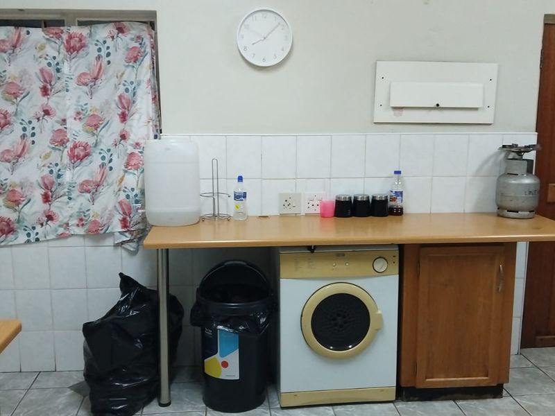 4 Bedroom house with flatlet - Photo 4
