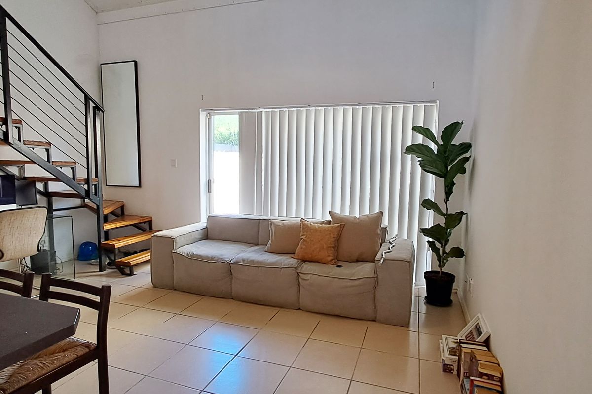 WALMER HEIGHTS LOFT APARTMENT FOR RENT - Photo 3