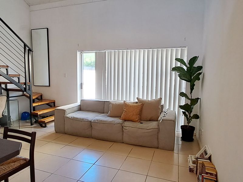 WALMER HEIGHTS LOFT APARTMENT FOR RENT - Photo 3