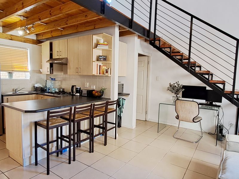 WALMER HEIGHTS LOFT APARTMENT FOR RENT - Photo 2