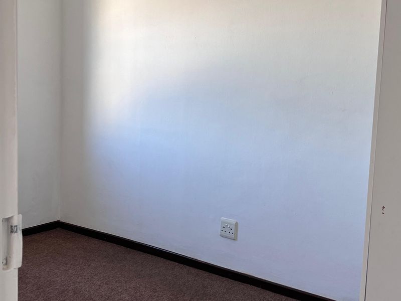 2 Bedroom Apartment  To Let in Parklands  Available 1 July 2026 - Photo 10