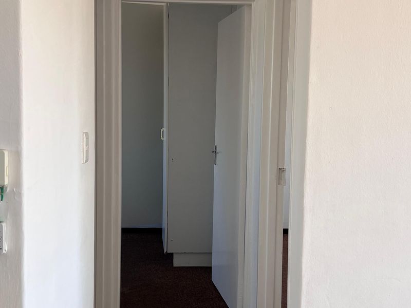 2 Bedroom Apartment  To Let in Parklands  Available 1 July 2026 - Photo 7