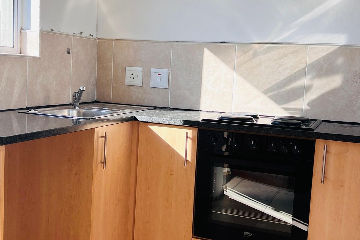 2 Bedroom Apartment  To Let in Parklands  Available 1 July 2026 - Photo 3
