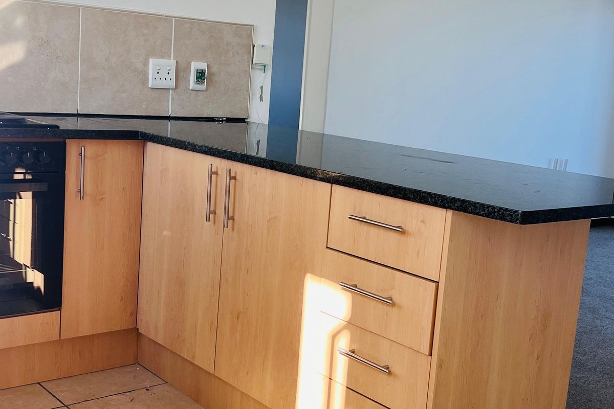 2 Bedroom Apartment  To Let in Parklands  Available 1 July 2026 - Photo 2