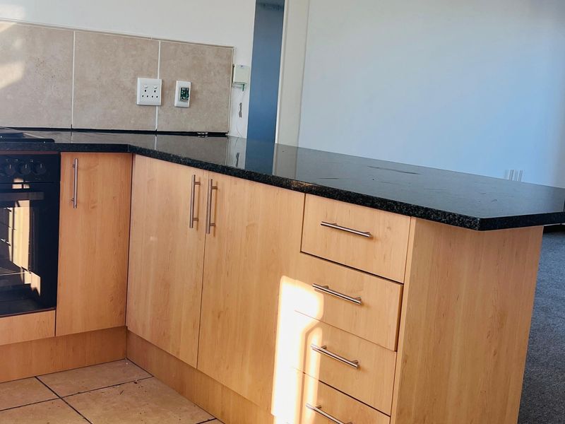 2 Bedroom Apartment  To Let in Parklands  Available 1 July 2026 - Photo 2