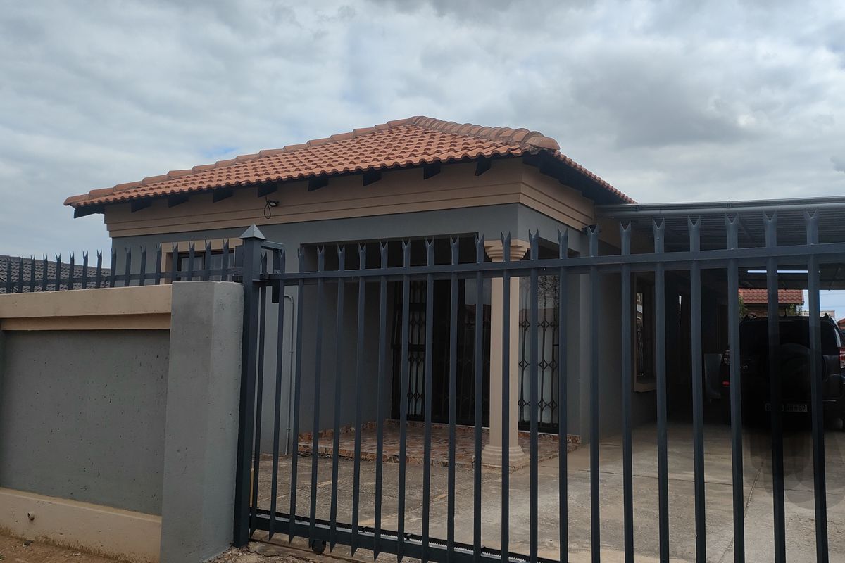 House For Sale In Pretoria - Photo 3