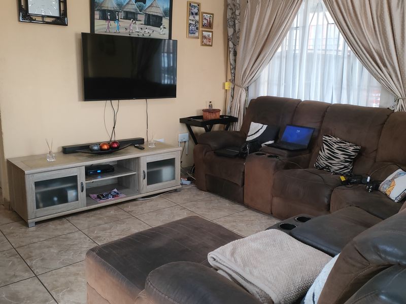 House For Sale In Pretoria - Photo 9
