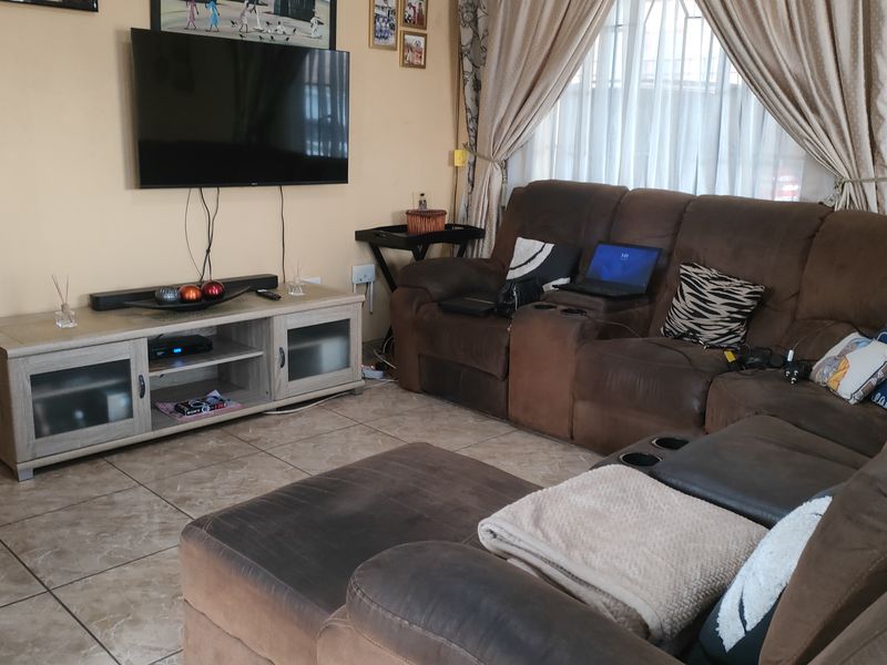 House For Sale In Pretoria - Photo 10