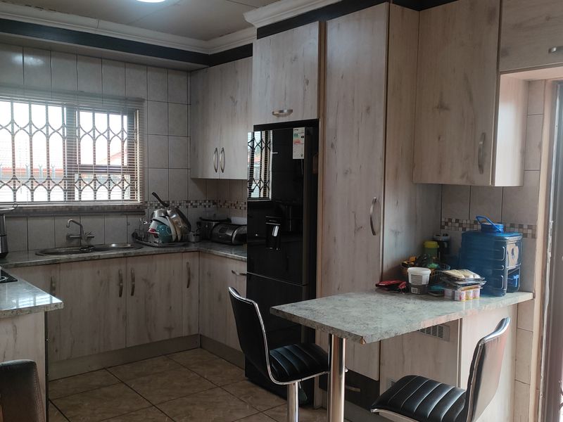 House For Sale In Pretoria - Photo 6