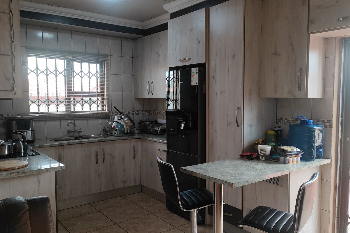 House For Sale In Pretoria - Photo 4