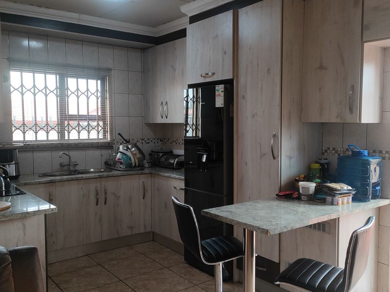 House For Sale In Pretoria - Photo 4