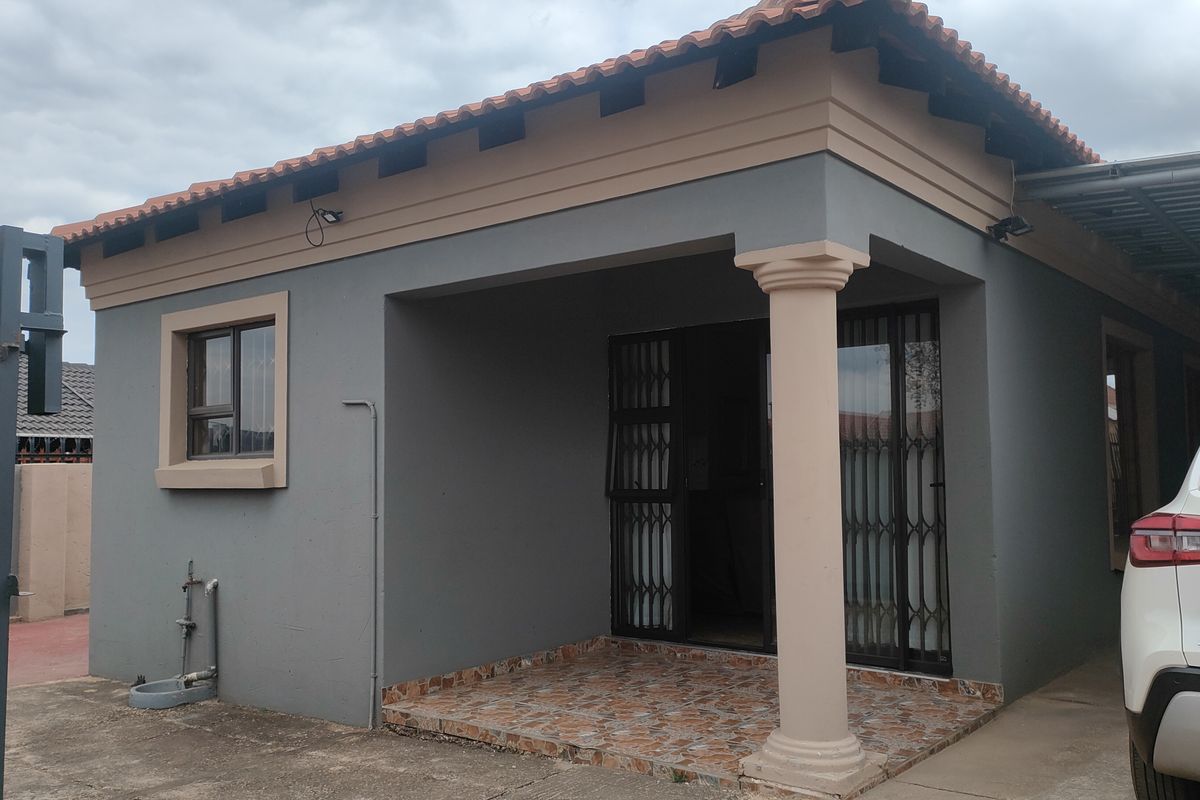 House For Sale In Pretoria - Photo 2