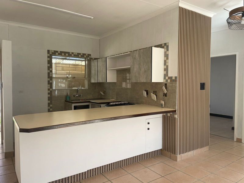 Charming 2-Bedroom Townhouse with Private Garden in Birchleigh – Perfect Starter Home! - Photo 6