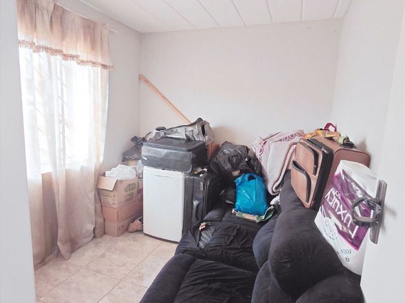 Two Bedroom Ground Floor Town house in a Family Friendly Complex - Photo 6