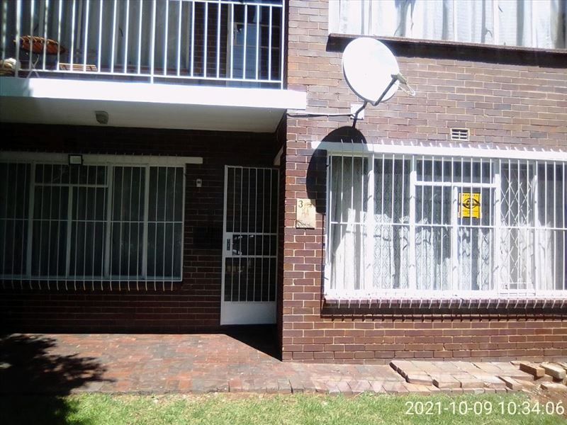 2 Bedroom Ground Floor Flatlet with your own private garden and swimming pool in comple - Photo 2