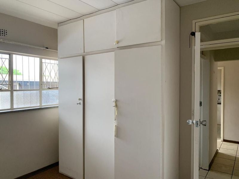 2 Bedroom Ground Floor Flatlet with your own private garden and swimming pool in comple - Photo 10