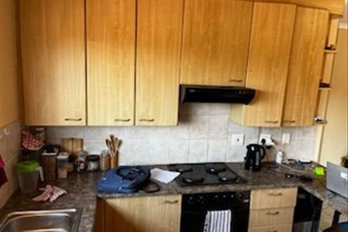 2 Bedroom Townhouse in Edleen, with a Build in Braai on the veranda - Photo 5