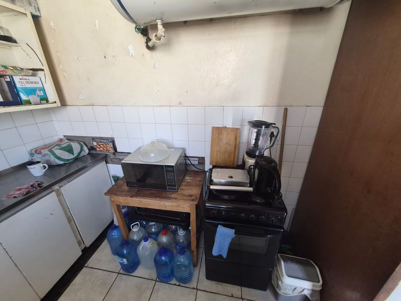 Great Investment -  2 Bed Apartment  - close to University - Photo 10