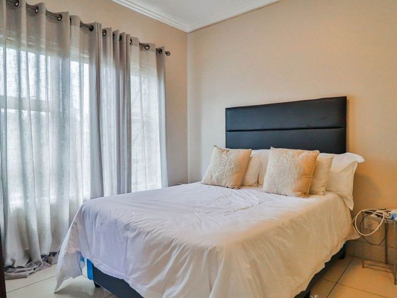 2 Bedroom apartment for sale in Umhlanga Ridge - Photo 10