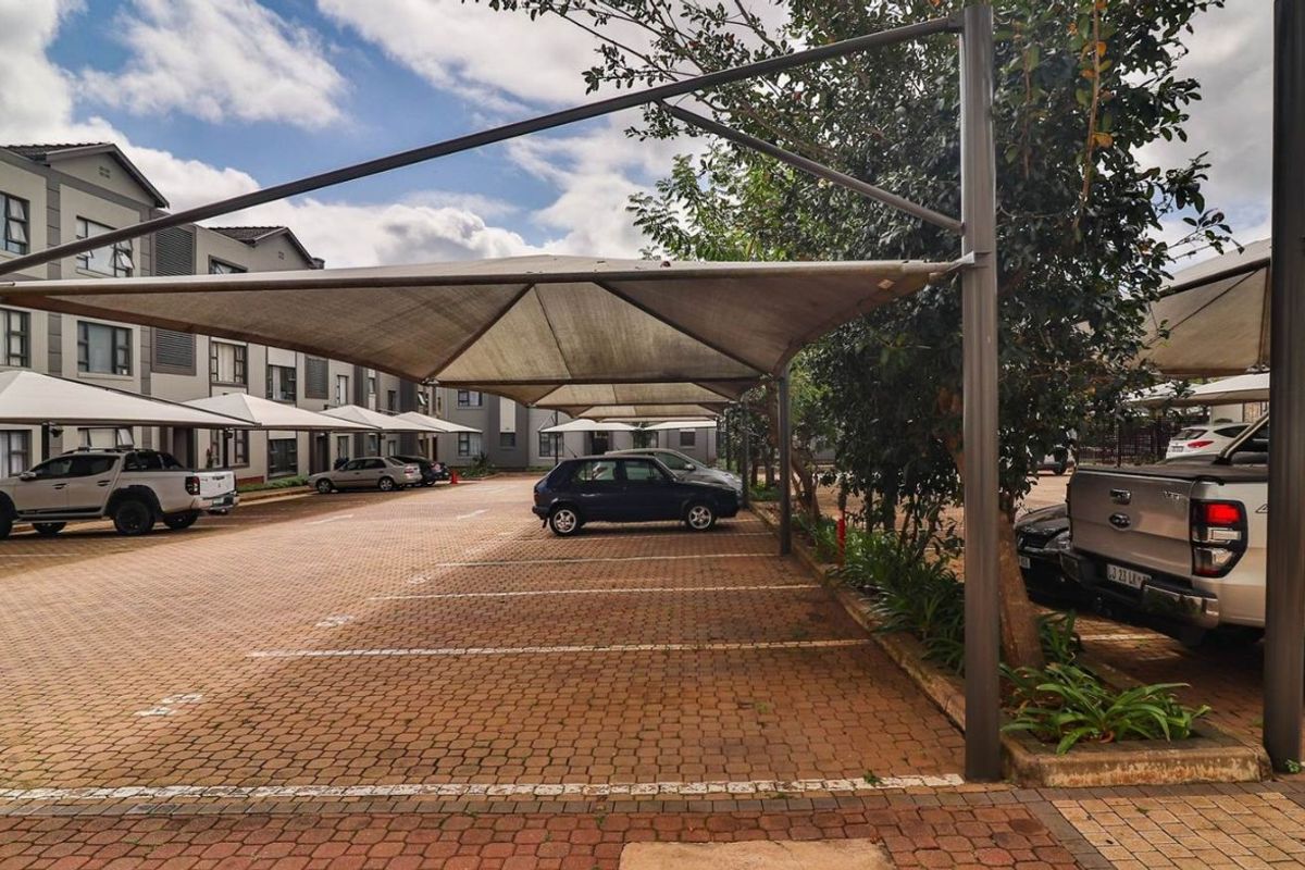 2 Bedroom apartment for sale in Umhlanga Ridge - Photo 2