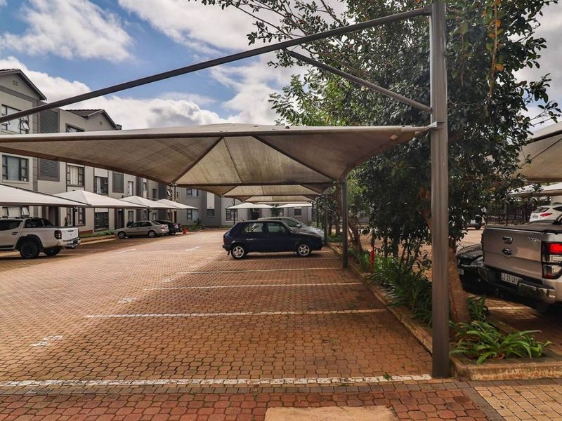 2 Bedroom apartment for sale in Umhlanga Ridge - Photo 2