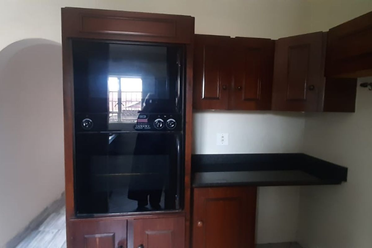 Modern 3 Bed Townhouse with Double Garage - Photo 4