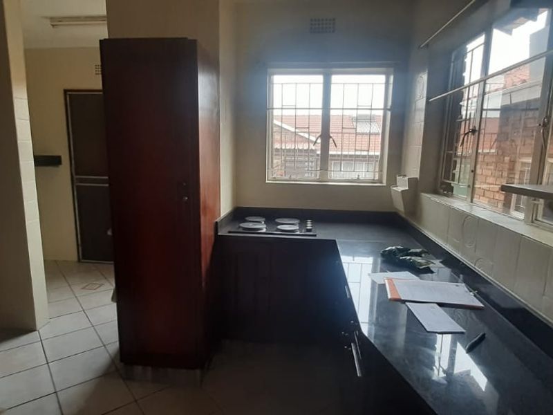 Modern 3 Bed Townhouse with Double Garage - Photo 5