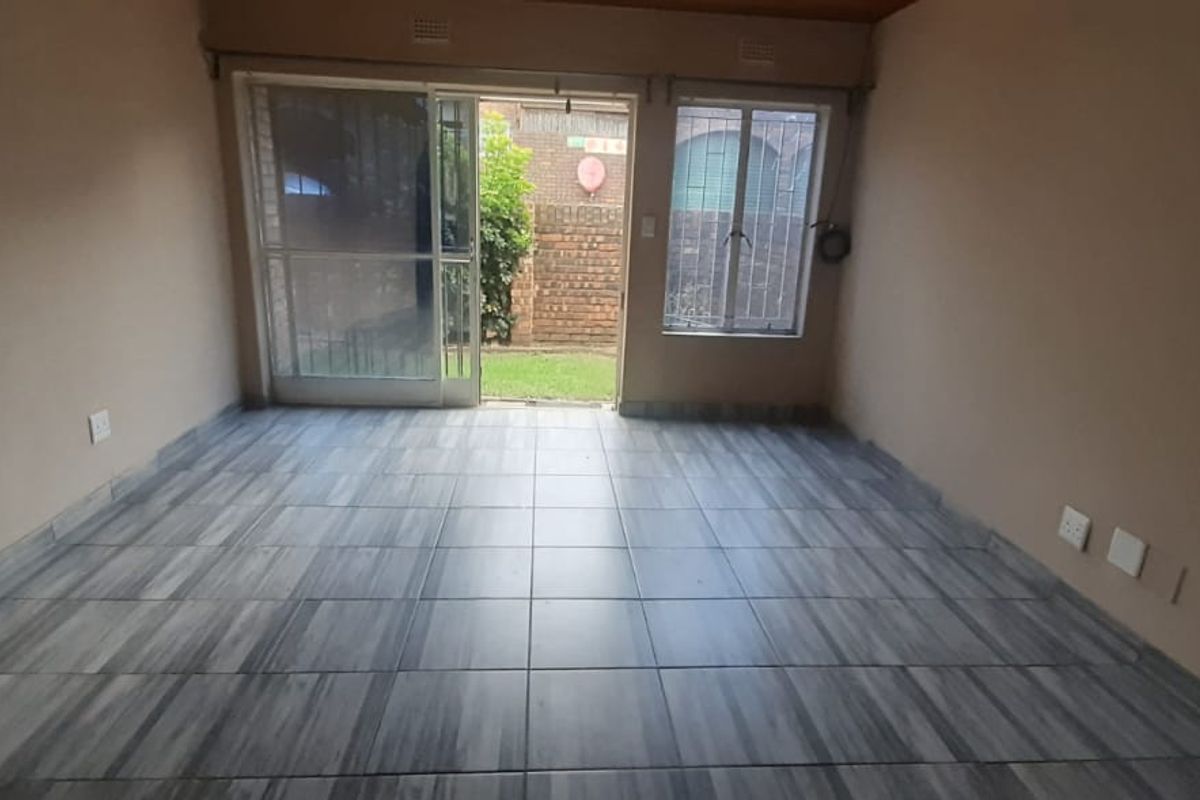 Modern 3 Bed Townhouse with Double Garage - Photo 3