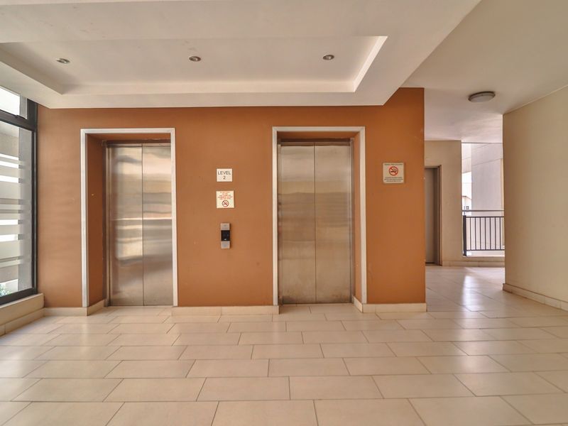 Luxurious 2 Bedroom Apartment in Umhlanga In the famous Ridge Town Central. - Photo 7