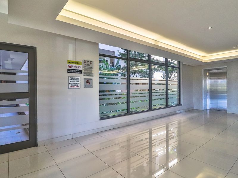 Luxurious 2 Bedroom Apartment in Umhlanga In the famous Ridge Town Central. - Photo 4