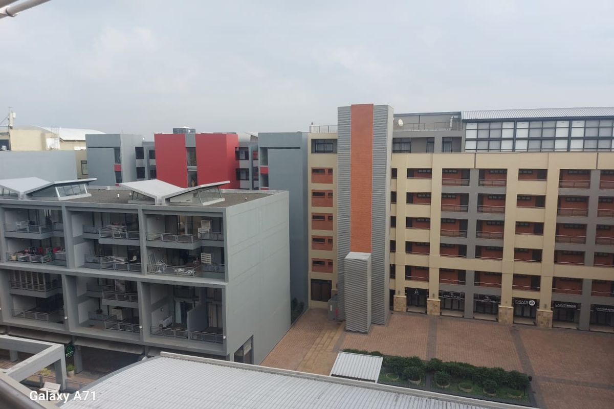 Modern Two Bedroom Apartment - Prime Umhlanga - Photo 5