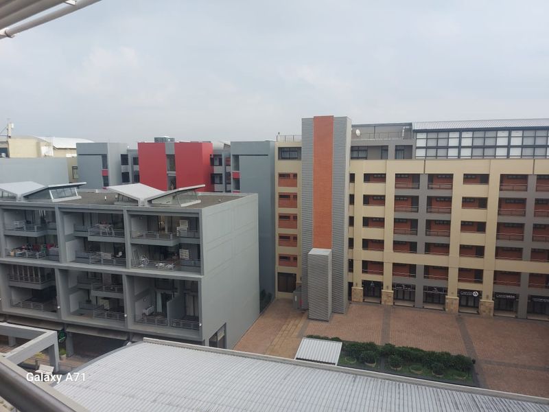 Modern Two Bedroom Apartment - Prime Umhlanga - Photo 5