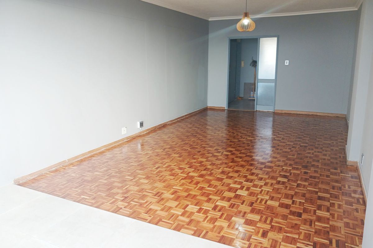 CENTRAL 2 BED 2.5 BATH APARTMENT WITH GARAGE FOR RENT - Photo 5