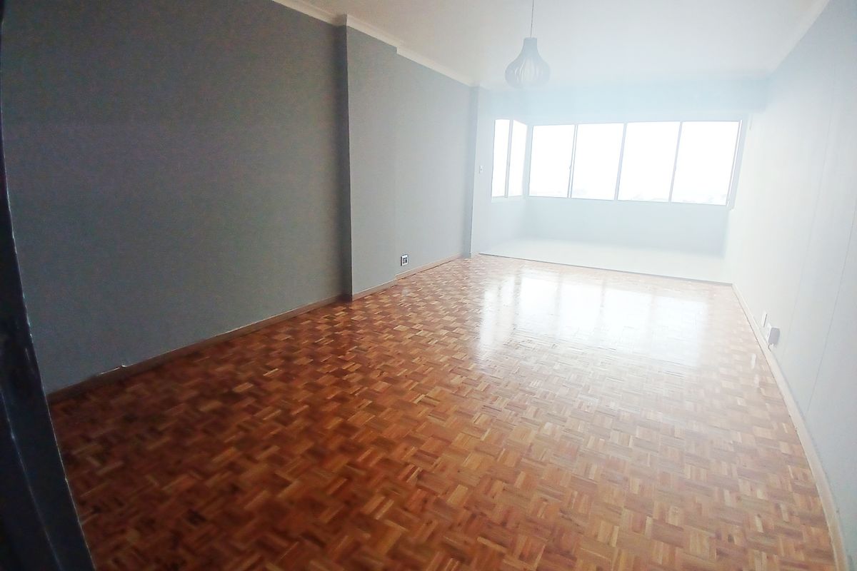 CENTRAL 2 BED 2.5 BATH APARTMENT WITH GARAGE FOR RENT - Photo 4