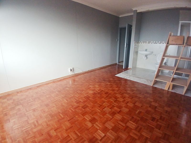 CENTRAL 2 BED 2.5 BATH APARTMENT WITH GARAGE FOR RENT - Photo 8