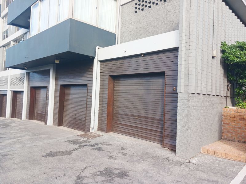 CENTRAL 2 BED 2.5 BATH APARTMENT WITH GARAGE FOR RENT - Photo 10