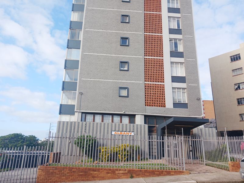 CENTRAL 2 BED 2.5 BATH APARTMENT WITH GARAGE FOR RENT - Photo 10