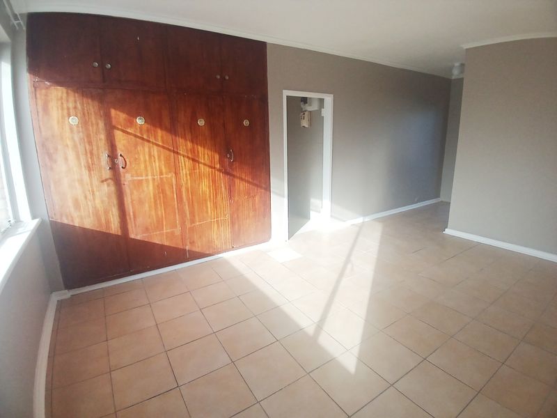 CENTRAL BACHELOR / STUDIO APARTMENT FOR RENT - Photo 3