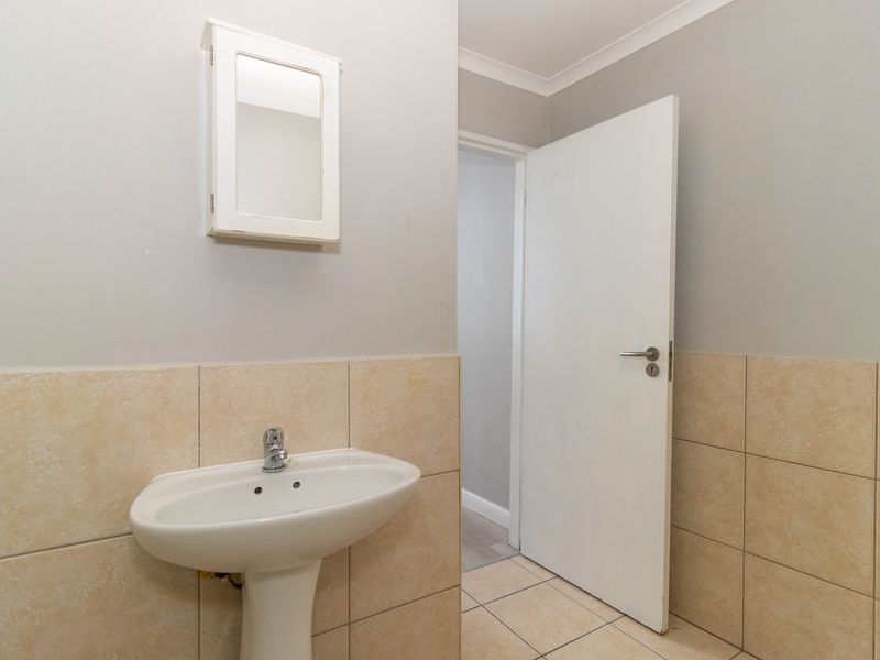Modern 2 Bedroom Apartment in The Square , City Centre - Photo 8