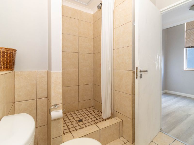 Modern 2 Bedroom Apartment in The Square , City Centre - Photo 7