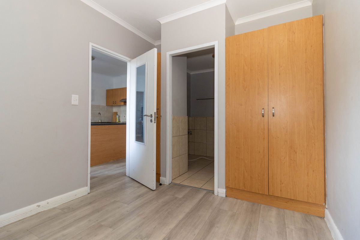 Modern 2 Bedroom Apartment in The Square , City Centre - Photo 4
