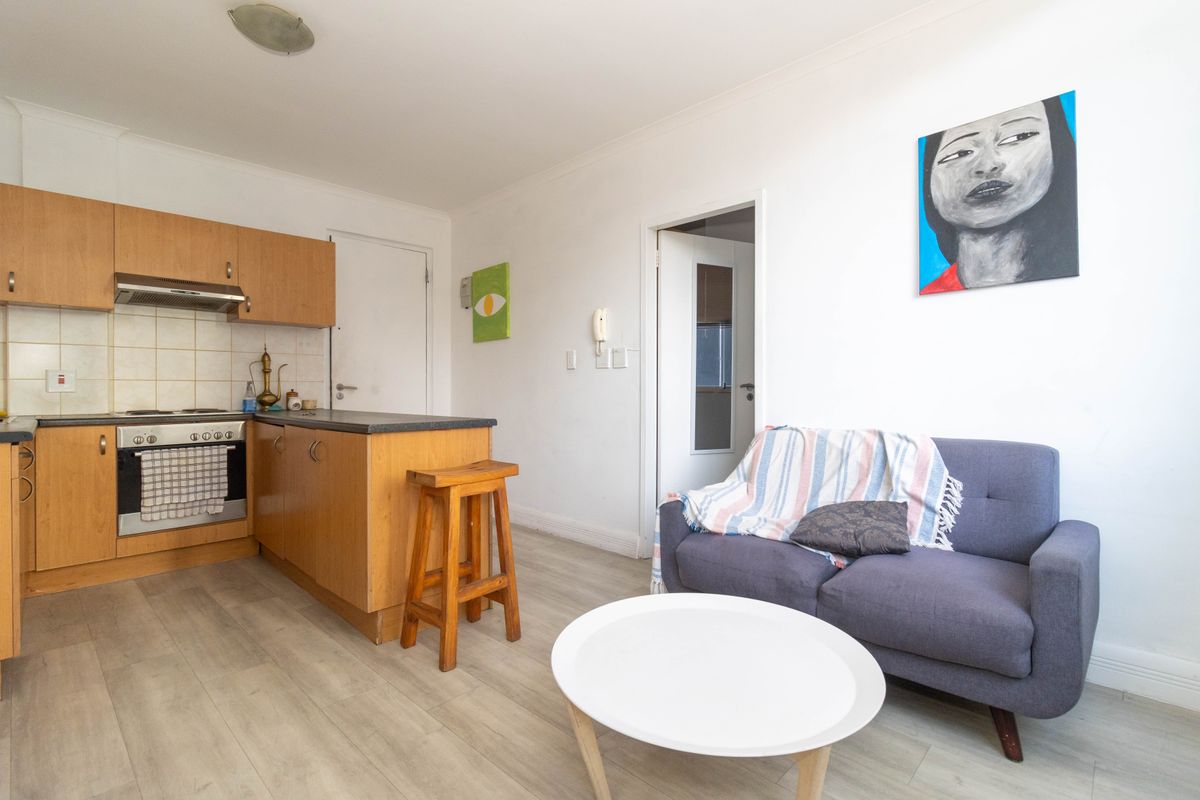 Modern 2 Bedroom Apartment in The Square , City Centre - Photo 3