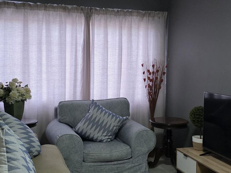 Modern Fully Furnished 1-Bedroom Flatlet to Let in Mooinooi - Photo 2
