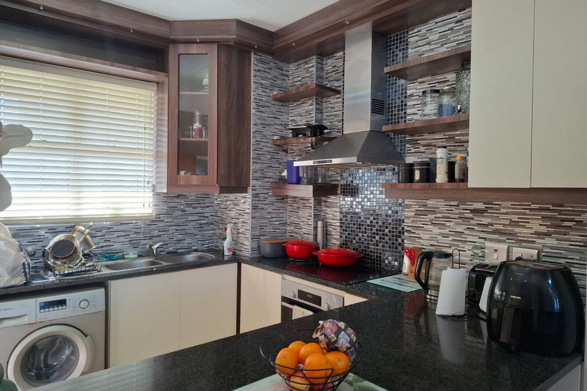 2 Bedroom Apartment in Westbrook Village - Photo 5