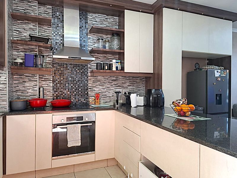 2 Bedroom Apartment in Westbrook Village - Photo 4