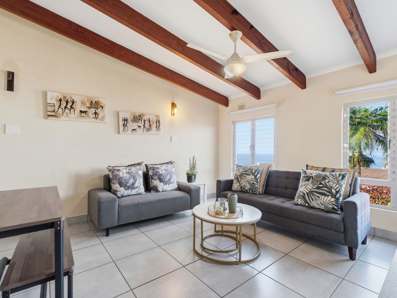 Stylish 2-Bedroom Apartment with Partial Sea Views - Photo 10