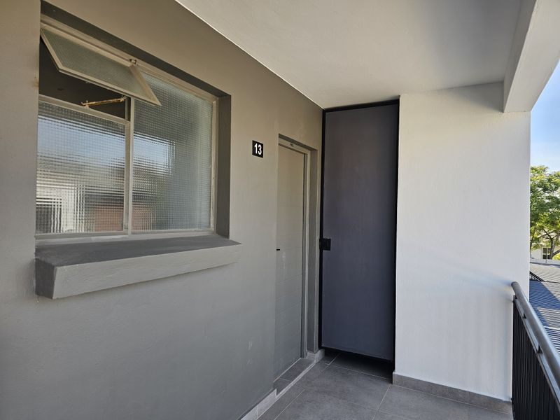 Move-In Ready 3 Bed Apartment with Fridge, Washer & Dishwasher Included - Photo 7